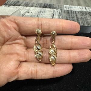 Vintage SAC signed Screwback Gold Tone & Faux Pearl Earrings